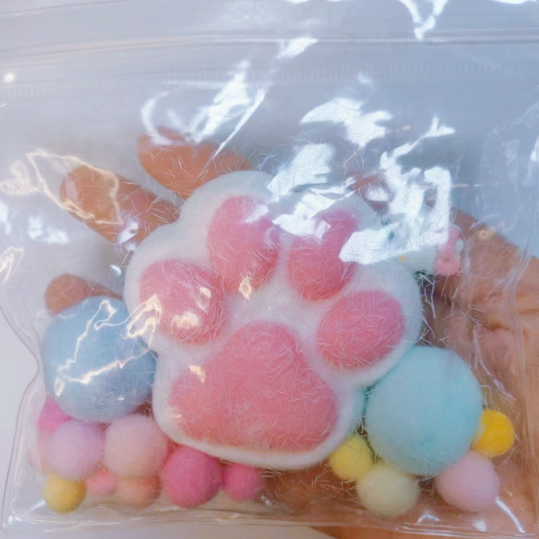 0004 handmade cat paw pink